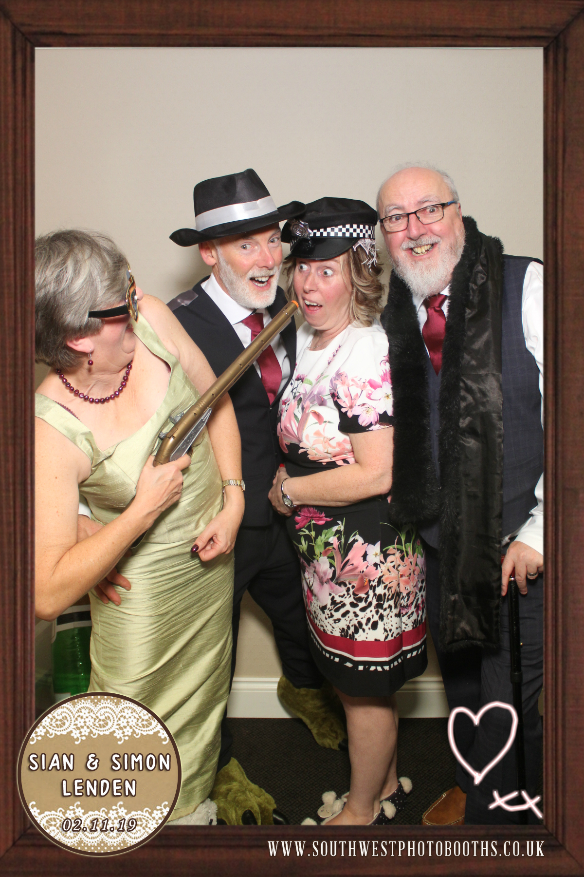 Sian and Simon Lenden | View more photos from the event at gallery.southwestphotobooths.co.uk/u/SWPB/Sian-and-Simon-Lenden